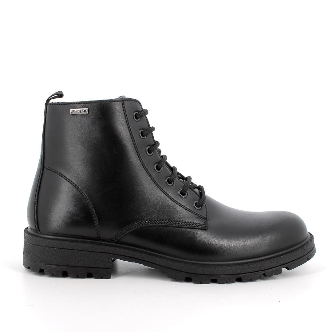 650878-Black